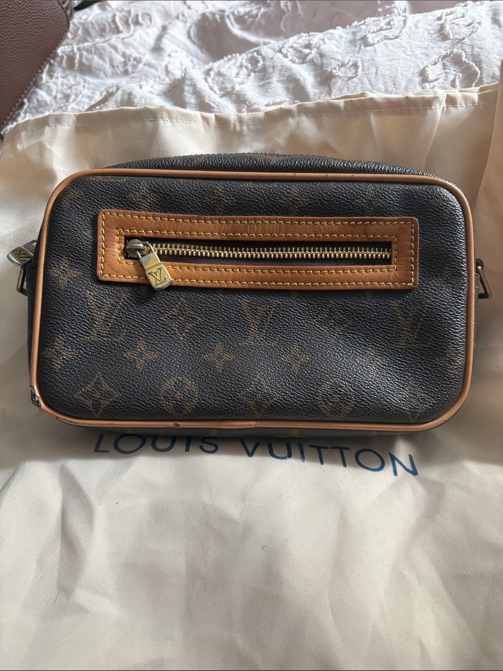 Vintage Louis Vuitton Pochette Cité Monogram